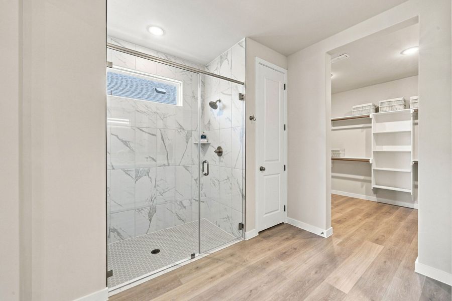 Representative unfurnished interior of a home built from the Tularosa by Hakes Brothers in The Woodlands, Mico (Image 21).