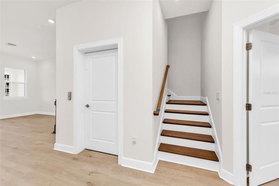 Spacious, unfurnished interior of a new home in , Punta Gorda (Image 25).