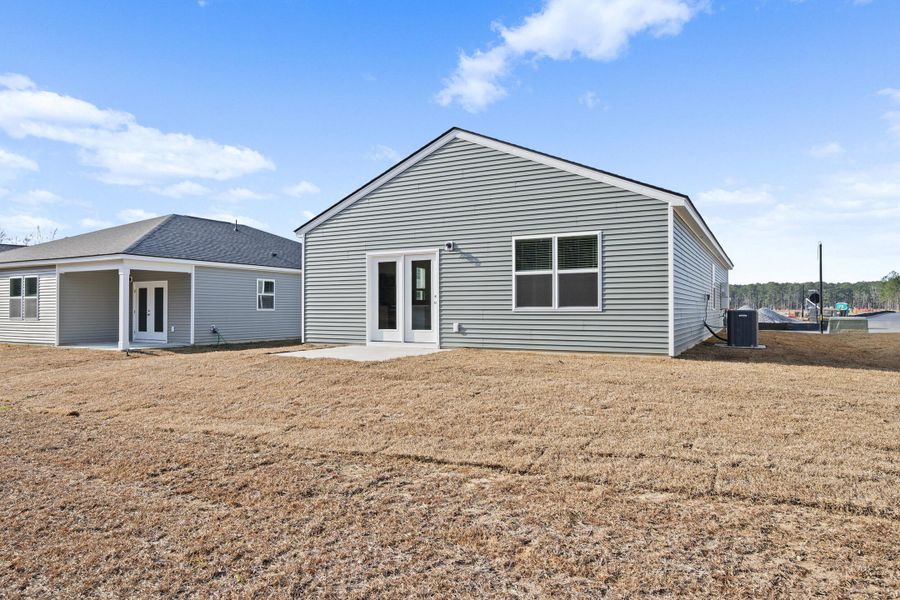 Exterior details and patio area of a home in Bradford Pointe, Summerville (Image 4).