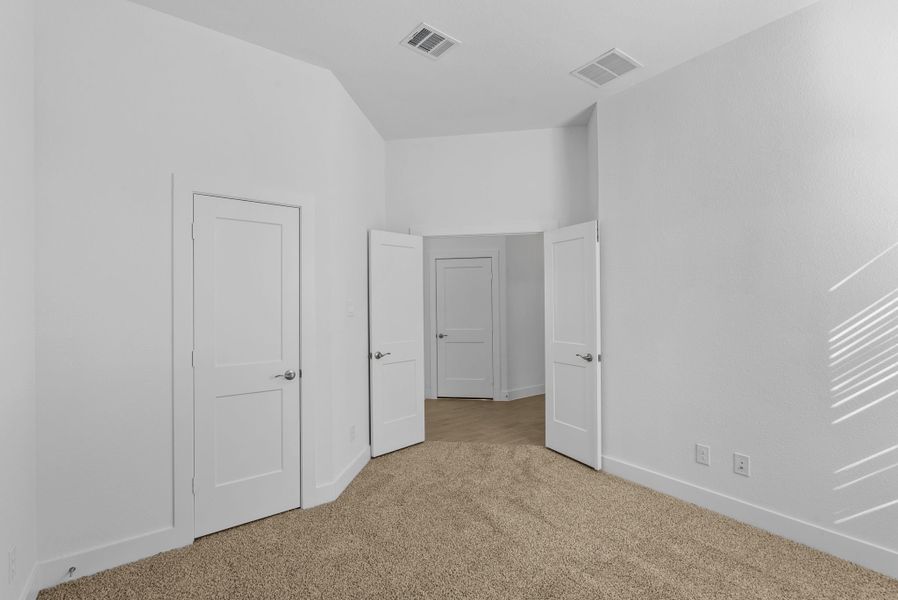 Spacious, unfurnished interior of a new home in Attwater, Waller (Image 24).