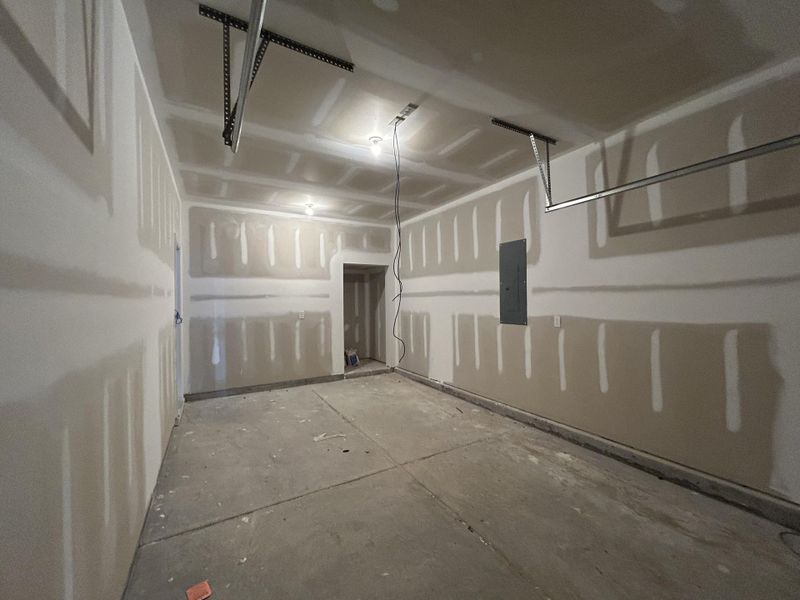 Spacious, unfurnished interior of a new home in Hammock Walk at Nexton, Summerville (Image 34). Spacious, unfurnished interior of a new home in Hammock Walk at Nexton, Summerville (Image 34).