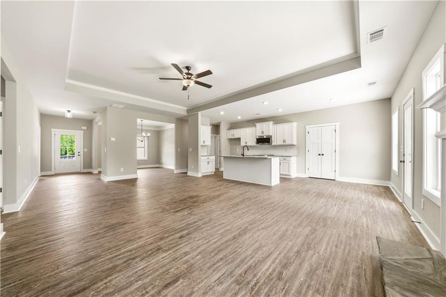 Spacious, unfurnished interior of a new home in Benson Estates, Dallas (Image 20).