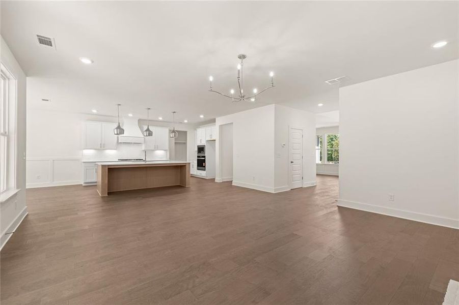 Spacious, unfurnished interior of a new home in , Gainesville (Image 44).
