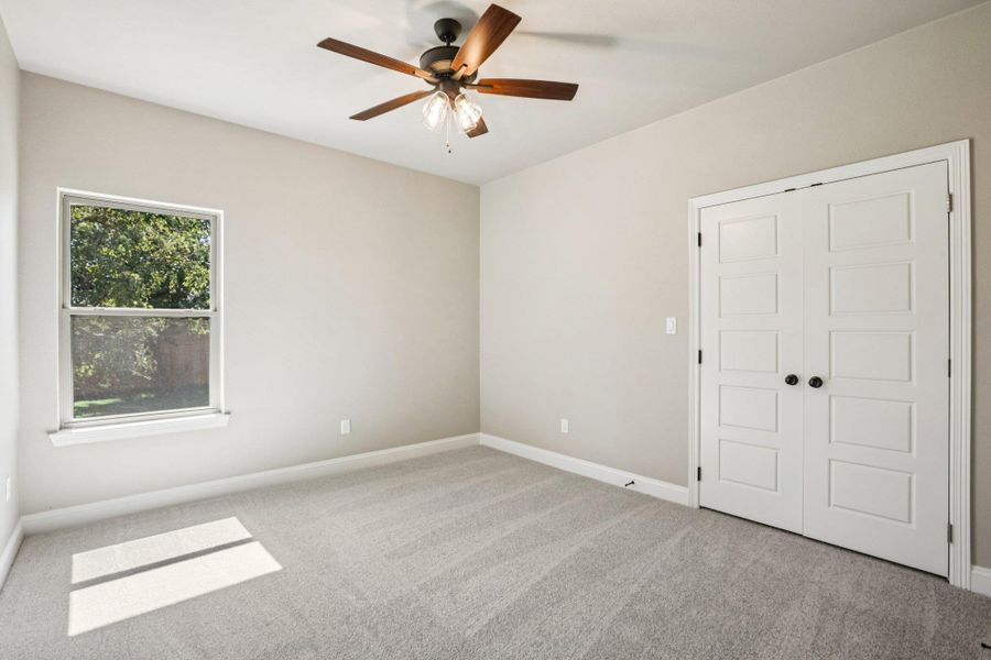 Spacious, unfurnished interior of a new home in Drake's Landing, Salado (Image 31).