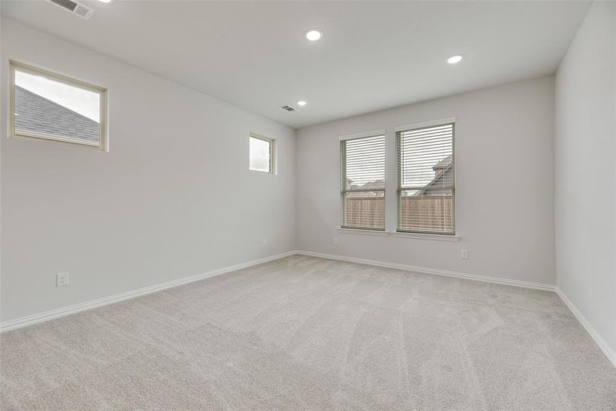 Spacious, unfurnished interior of a new home in Sutton Fields, Celina (Image 14).