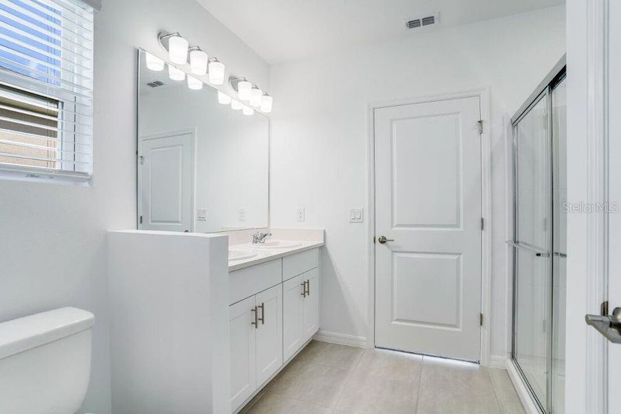 Furnished interior view inside a new home in Scenic Terrace, Lake Hamilton (Image 7).