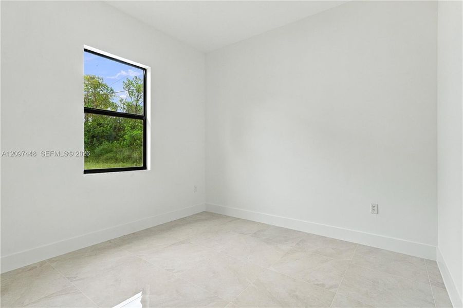 Spacious, unfurnished interior of a new home in , Lehigh Acres (Image 24).
