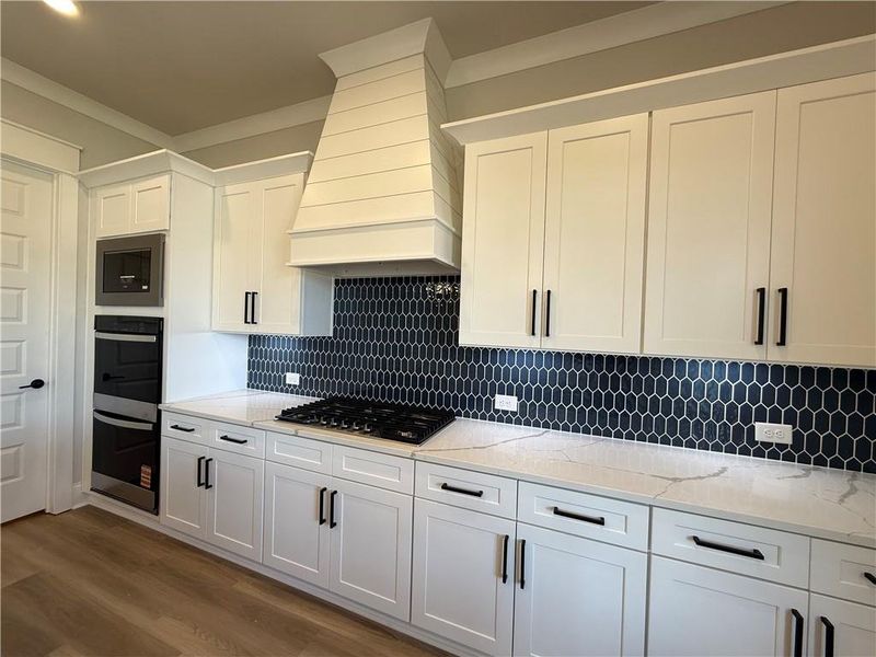 Furnished interior view inside a new home in , Jefferson (Image 8).