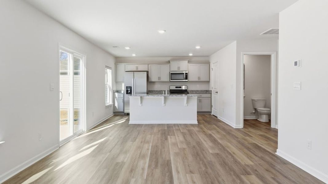 Spacious, unfurnished interior of a new home in Cedar Gap, Fountain Inn (Image 23).