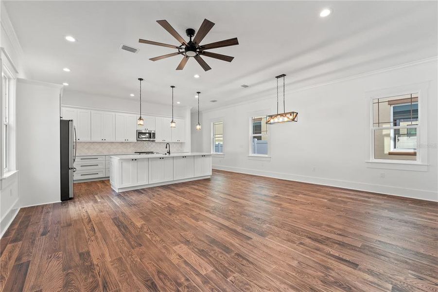 Spacious, unfurnished interior of a new home in , Tampa (Image 44).