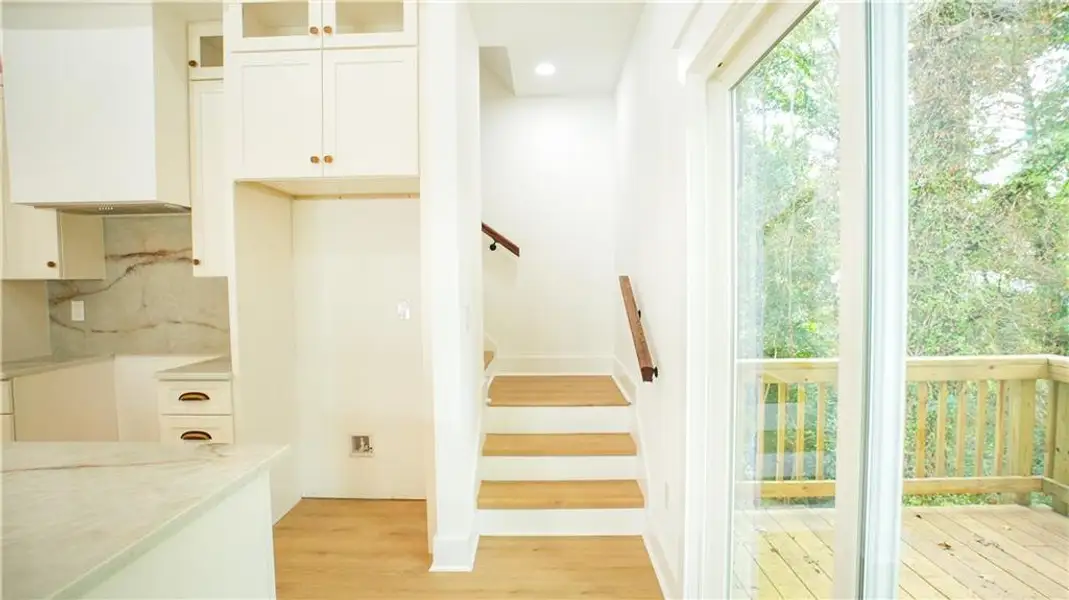 Spacious, unfurnished interior of a new home in , Atlanta (Image 7).