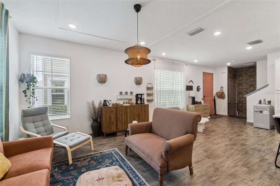 Furnished interior view inside a new home in , Winter Garden (Image 8).