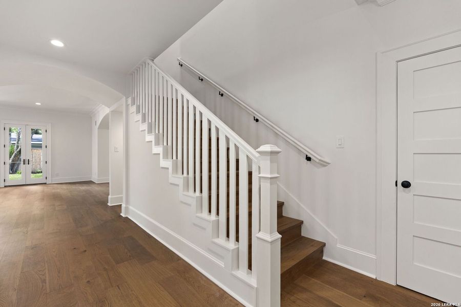 Spacious, unfurnished interior of a new home in , San Antonio (Image 35).