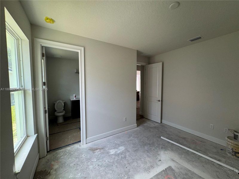 Spacious, unfurnished interior of a new home in Westlake Executive, Ormond Beach (Image 9). Spacious, unfurnished interior of a new home in Westlake Executive, Ormond Beach (Image 9).