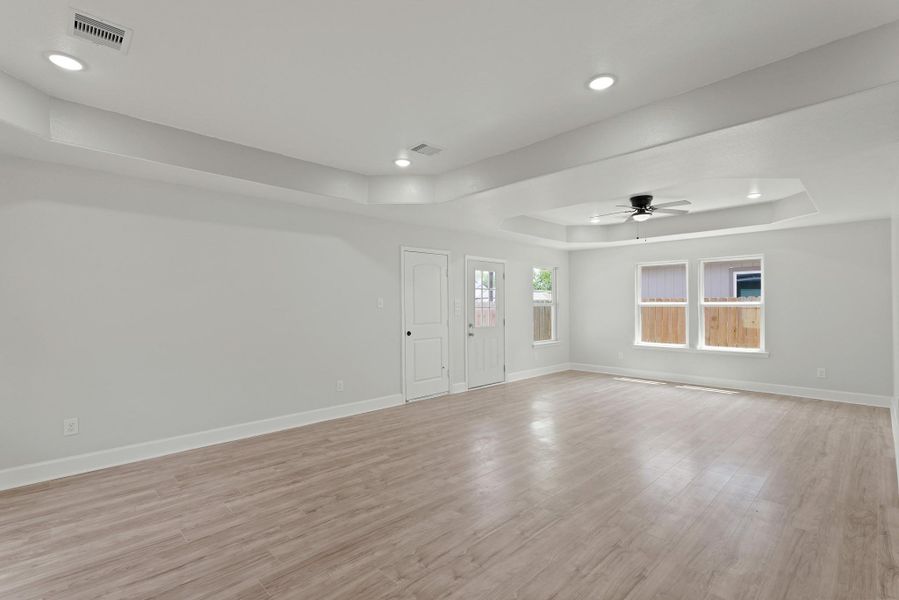 Spacious, unfurnished interior of a new home in , Houston (Image 15).
