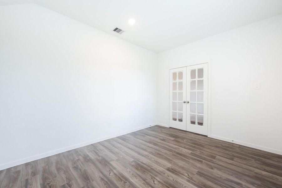 Spacious, unfurnished interior of a new home in Ladera Creek, Conroe (Image 13). Spacious, unfurnished interior of a new home in Ladera Creek, Conroe (Image 13).