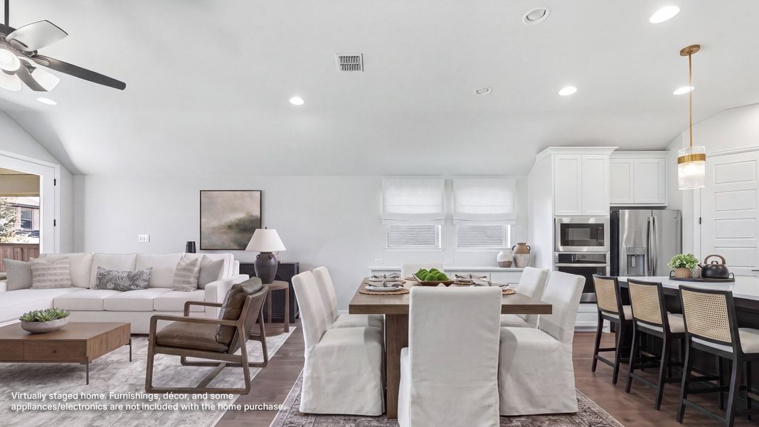 Furnished interior view inside a new home in Eliana, McKinney (Image 7).