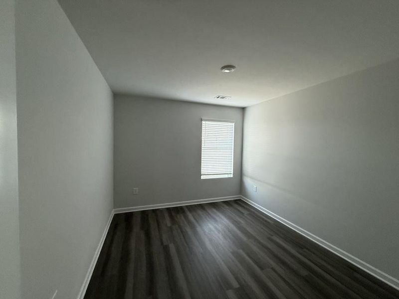 Spacious, unfurnished interior of a new home in , Calhoun (Image 7).
