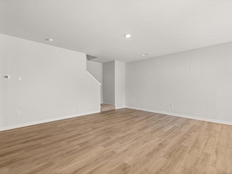 Spacious, unfurnished interior of a new home in Rolling Meadows, Jasper (Image 22).