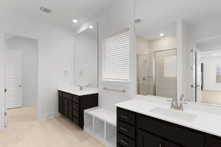 Furnished interior view inside a new home in Santa Rita Ranch, Liberty Hill (Image 35). Furnished interior view inside a new home in Santa Rita Ranch, Liberty Hill (Image 35).