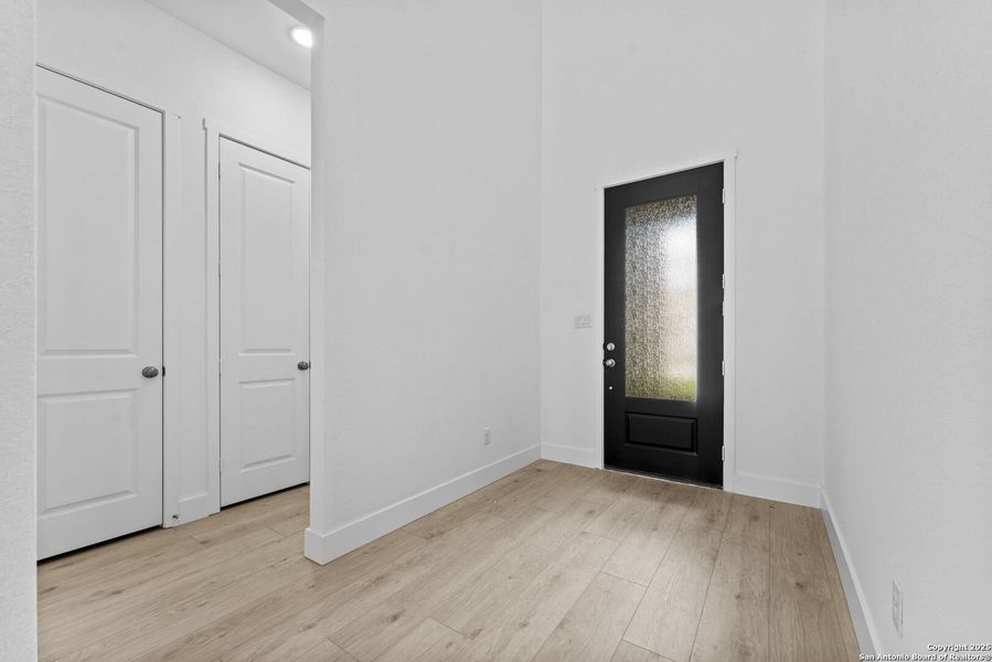 Spacious, unfurnished interior of a new home in , New Braunfels (Image 19).