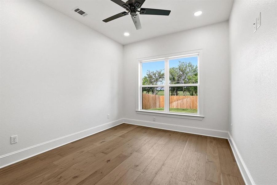 Spacious, unfurnished interior of a new home in , Athens (Image 25).