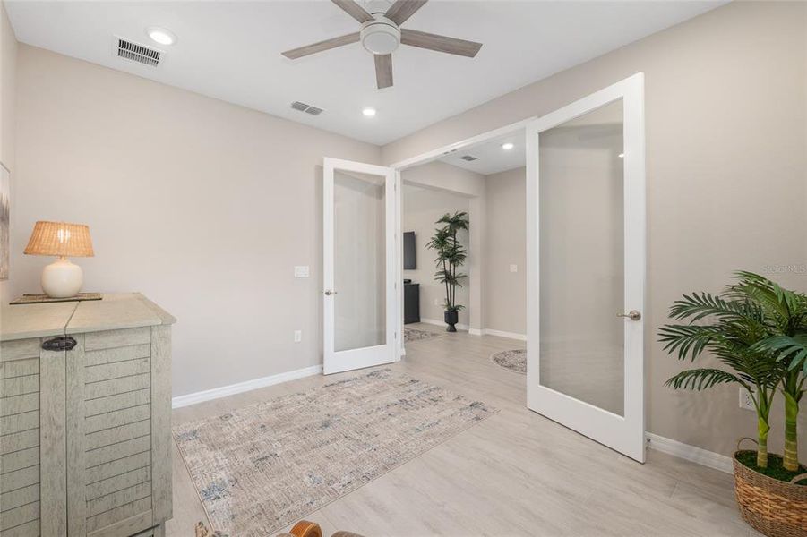 Spacious, unfurnished interior of a new home in , Ocala (Image 20).