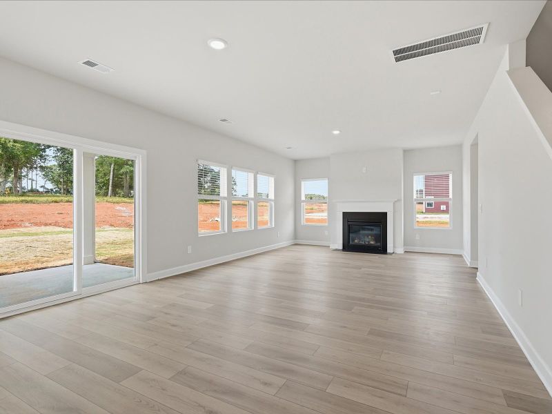 Spacious, unfurnished interior of a new home in Southwell Commons, Anderson (Image 9).