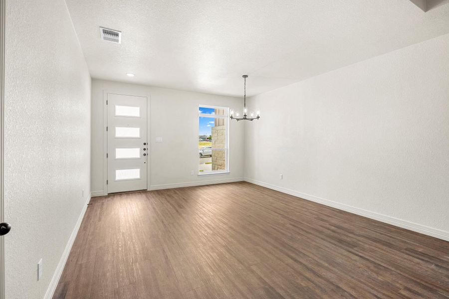 Spacious, unfurnished interior of a new home in , Killeen (Image 13).