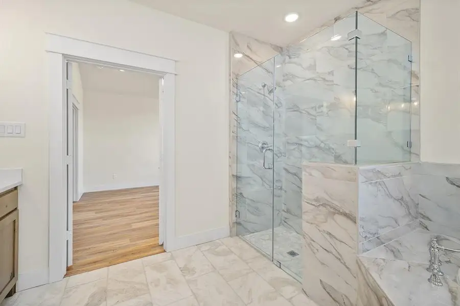 Image 18 of a home in .