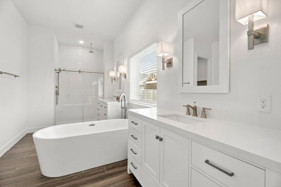 Relaxing primary bath (*Photo not of actual home and used for illustration purposes only.)
