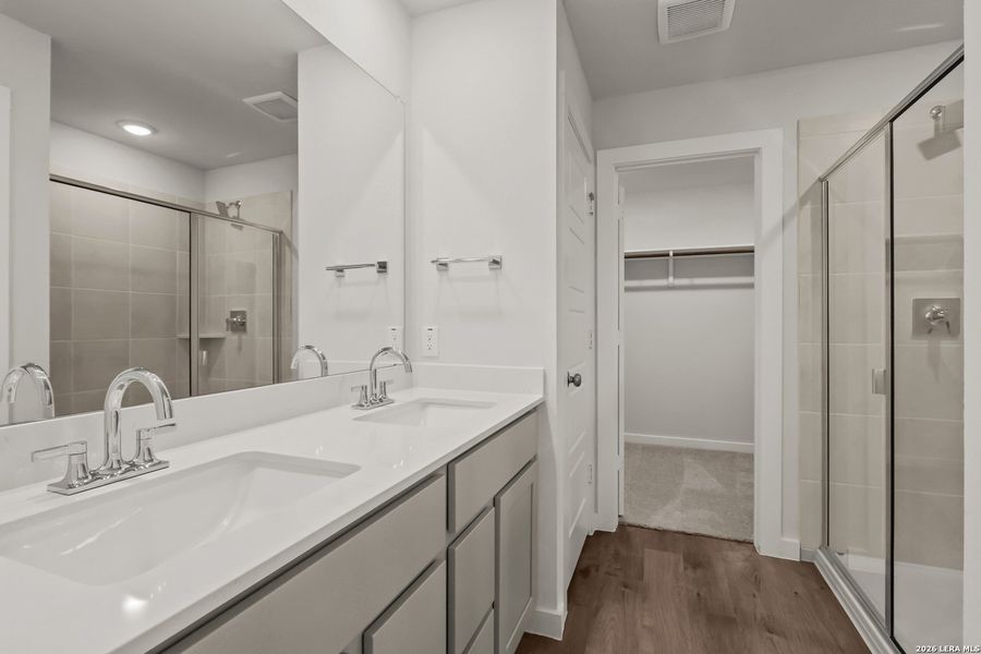 Furnished interior view inside a new home in Senna, Leon Valley (Image 6).