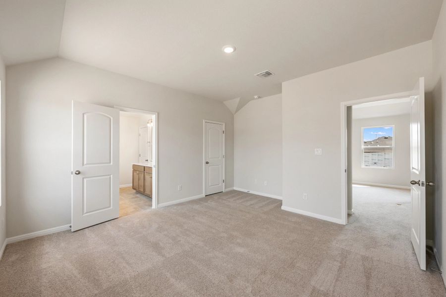 Spacious, unfurnished interior of a new home in The Cottages at La Cima, San Marcos (Image 44).