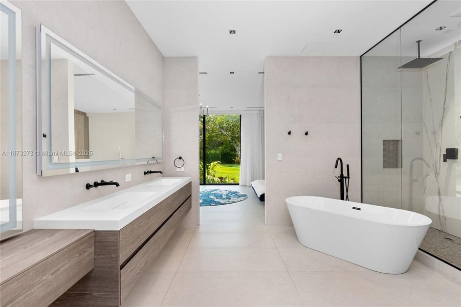 Furnished interior view inside a new home in , Pinecrest (Image 50).