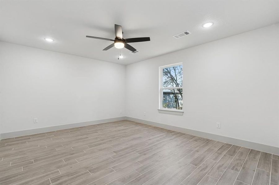 Spacious, unfurnished interior of a new home in , Granbury (Image 37). Spacious, unfurnished interior of a new home in , Granbury (Image 37).