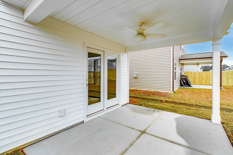 Exterior details and patio area of a home in Winston Point, Gilbert (Image 2). Exterior details and patio area of a home in Winston Point, Gilbert (Image 2).