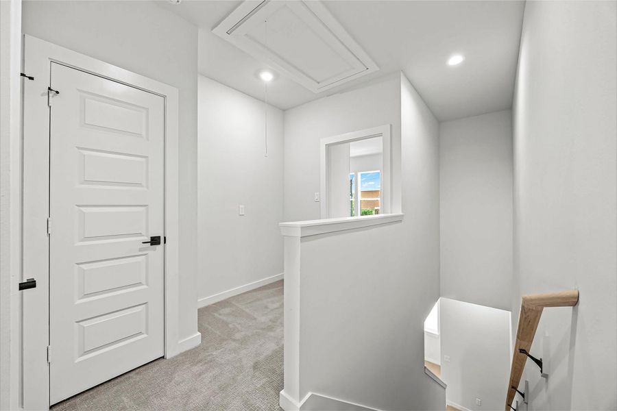 Spacious, unfurnished interior of a new home in Shepherd Heights, Houston (Image 24).