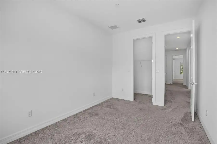 Spacious, unfurnished interior of a new home in , Plantation (Image 31).