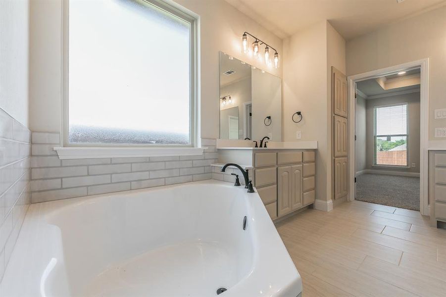 Furnished interior view inside a new home in , Alvarado (Image 12).