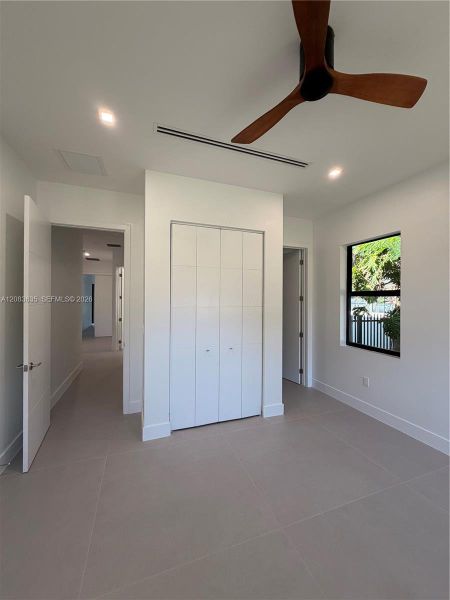 Spacious, unfurnished interior of a new home in , Miami (Image 22).