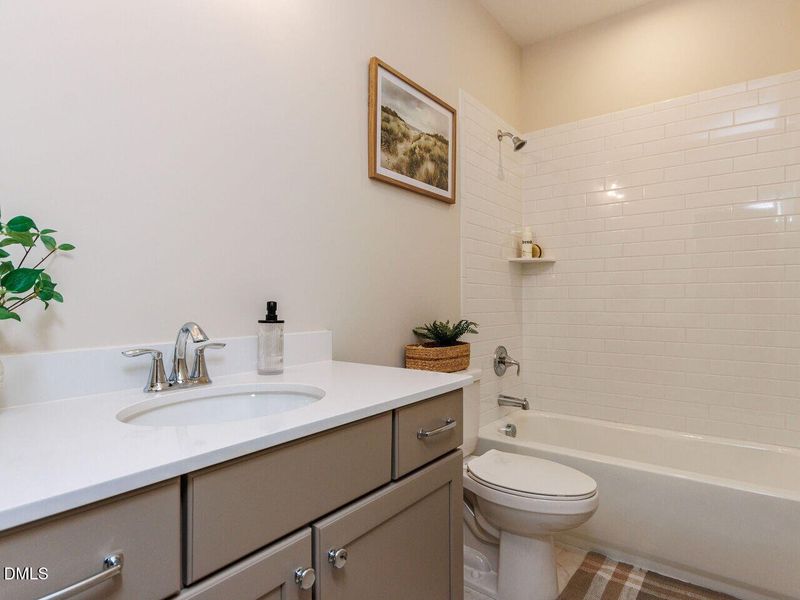 035-1280x960-bathroom