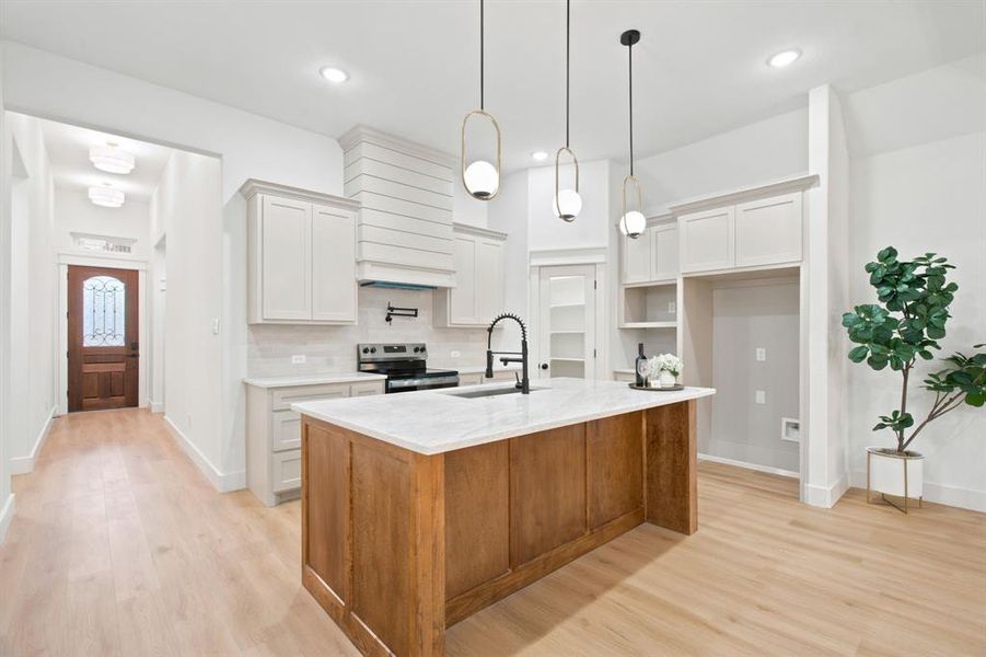 Furnished interior view inside a new home in , Fort Worth (Image 6).