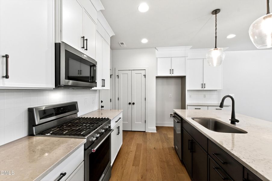 982 Helix (15) 982 Helix (15)