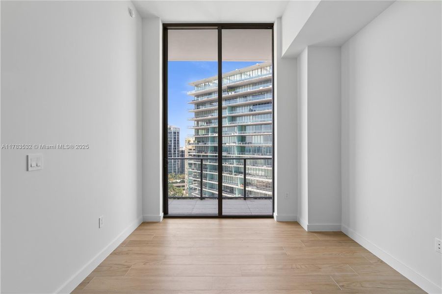 Spacious, unfurnished interior of a new home in Mr. C Residences, Miami (Image 12).
