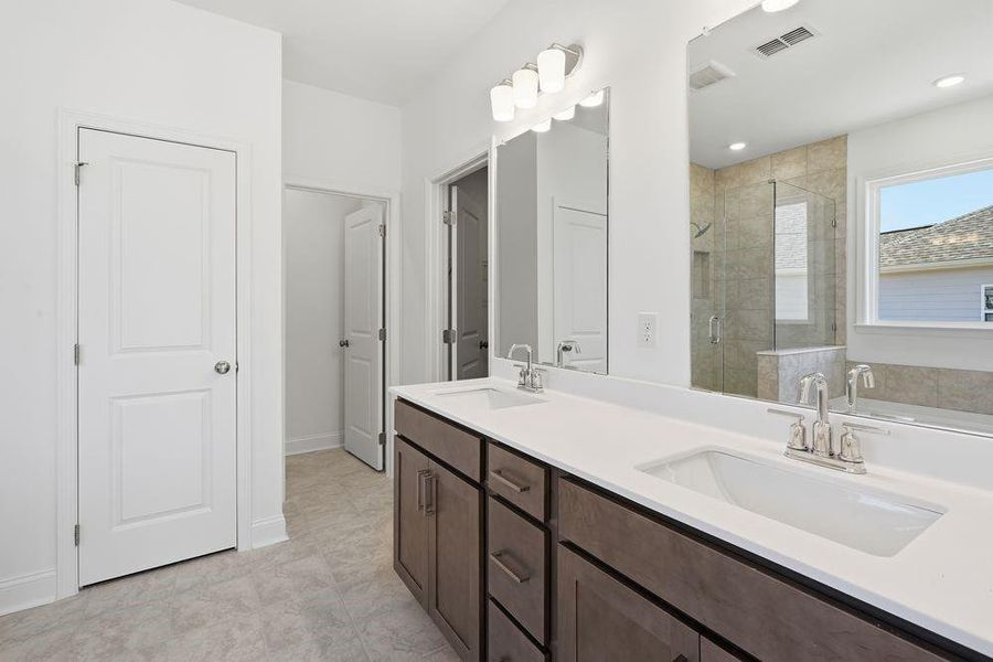 Furnished interior view inside a new home in Oakmead, Buford (Image 10).