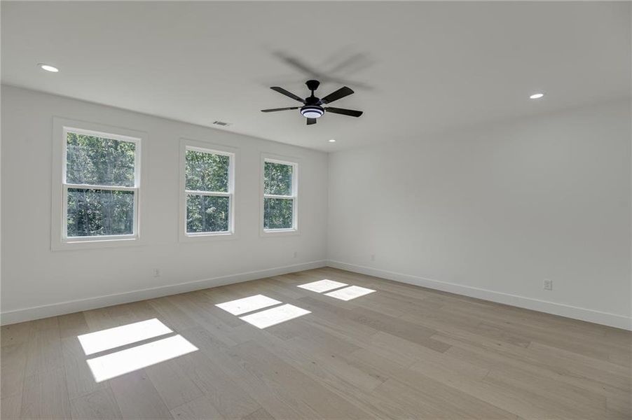Spacious, unfurnished interior of a new home in , Gainesville (Image 71).