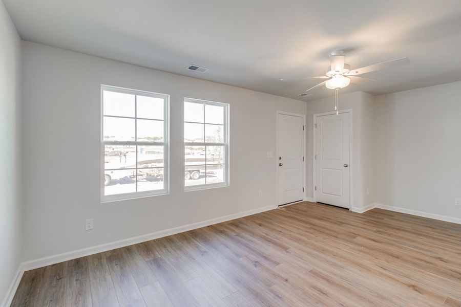 Spacious, unfurnished interior of a new home in Haynes Park, Columbia (Image 14).