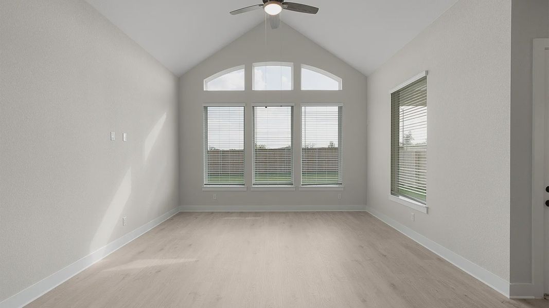 Spacious, unfurnished interior of a new home in Nolina, Georgetown (Image 11).