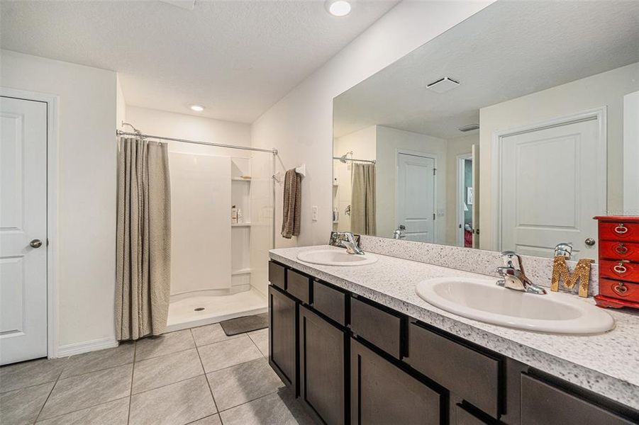 Furnished interior view inside a new home in Heritage Hills, Dade City (Image 24).