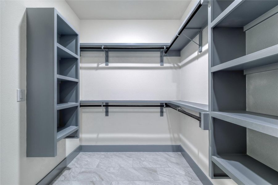 Edgy closet sapce Edgy closet sapce